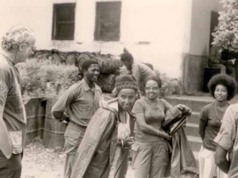 Lilica Boal, Carmen Pereira e Basil Davidson (à esquerda da imagem)