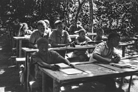 Escola numa região libertada